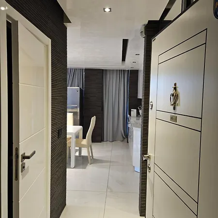 страхотен тристаен анжелика Apartman